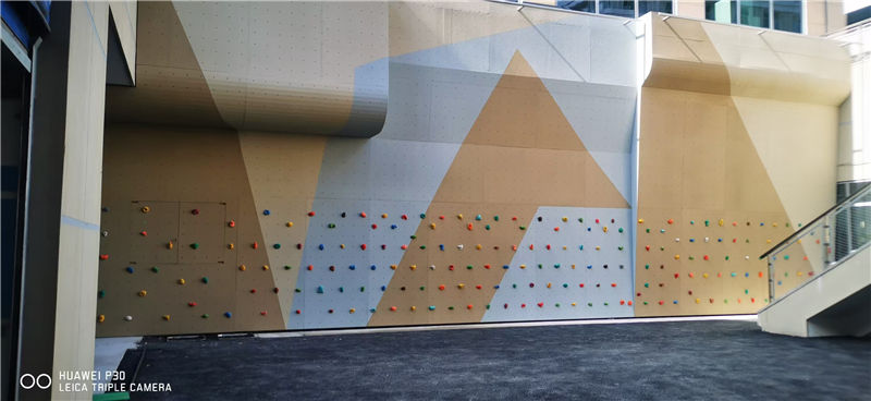 上海宝山工业园区攀岩墙